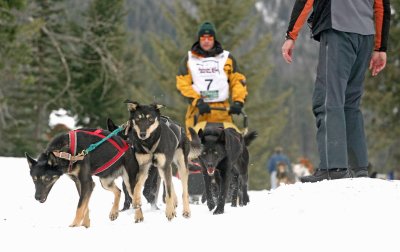 Dean Stickney And Team Leaving Trinity Checkpoint On Sunday Morning
