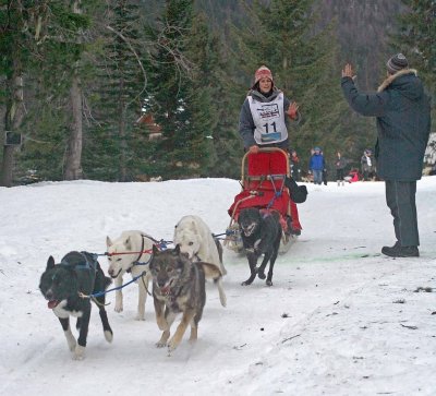 Emma Waving To Ty Johnson On Final Leg