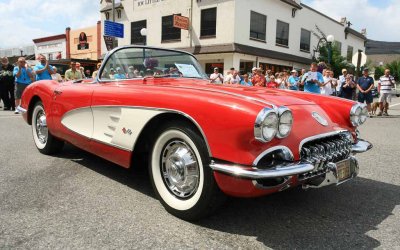 Hard   Not  To Want ONe Of These!!!   ( Cherry Corvette )