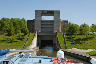 Approaching the first lock
