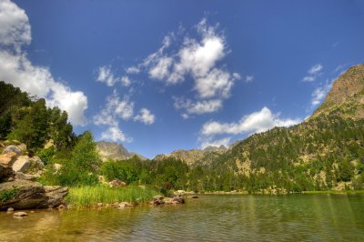 Pyrenees 2010 HDR 0102.jpg