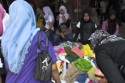 Bargain-hunting in Jalan TAR