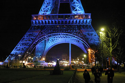 Nov 23 08 -Eiffel-Tower-Base.jpg