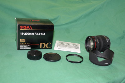 Sigma 18-200 f/3.5-6.3 Super-Zoom Lens