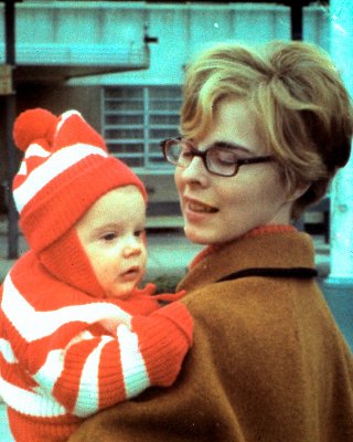 Amy and Kip at LaGuardia - Nov 69.jpg