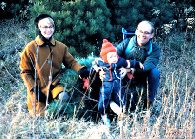 We three pick the tree PA - Nov 69.JPG