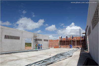 Vista dos trabalhos de alvenaria