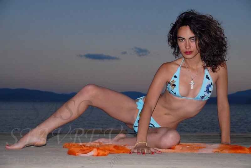 ELENA---BEAUTIFUL-007.jpg