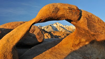 CA - Alabama Hills - First Light On Arch