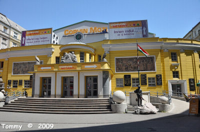 Corvin cinema Budapest.jpg