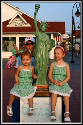 The girls love The statue of LIVERTY!