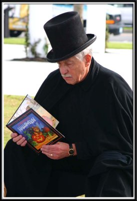 Storyteller reads Corduroy's Halloween