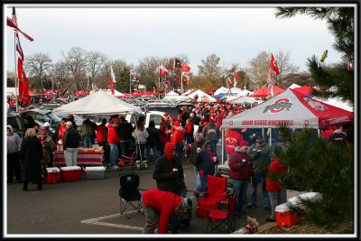So many tailgate parties, but we didn't find Tom and Kathy (sad)