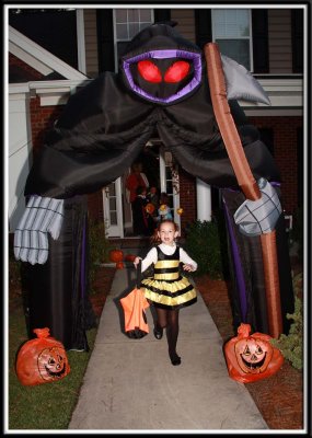 QUICK! GET THE CANDY! RUN AWAY! (Noelle survives the giant grim reaper)