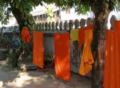 Monks' robes on washing line, Wat Sensoukarahm
