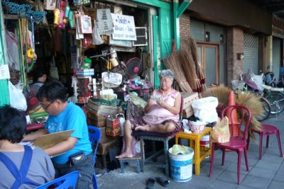 Matriarch running a Chinese family business