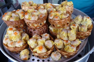 Mouthwatering dumplings, main street, Nonthaburi