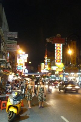Thanon Yaowarat - main street, Chinatown