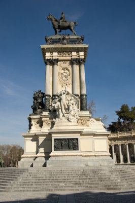 Alfonso XII (visto de perfil)