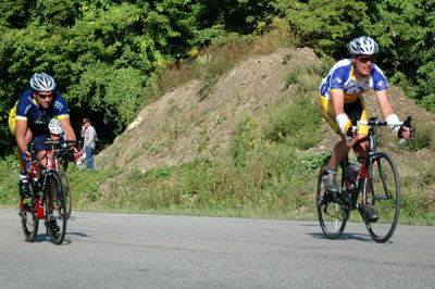 g1/40/7640/3/128152355.zvmoSgBR.jpg
