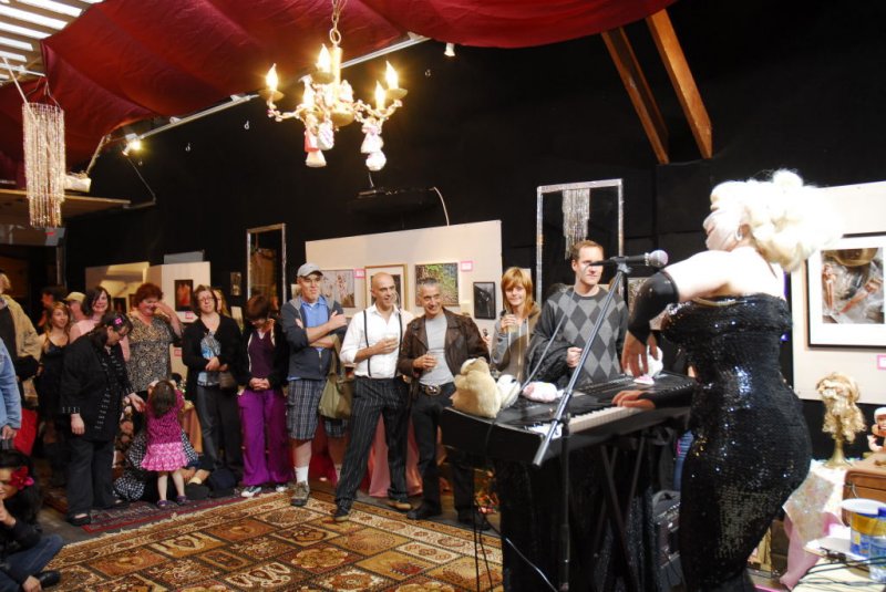 AB2010 100930 ArtistClosing 040.JPG