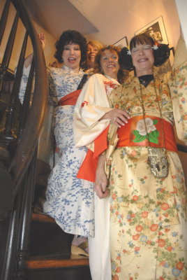SheilaAshKimono 090124 30b.JPG