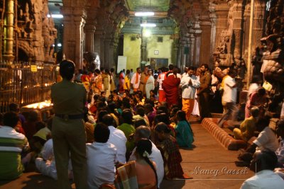 12-People gathered in Meenakshi Temple