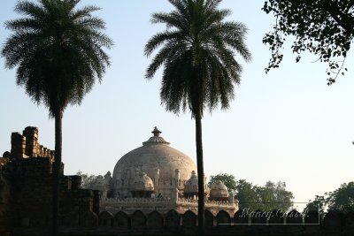 04-Isa Khan Tomb