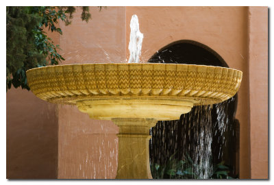 Fuente en el Patio de Lindaraja - Fountain in the courtyard of Lindaraja
