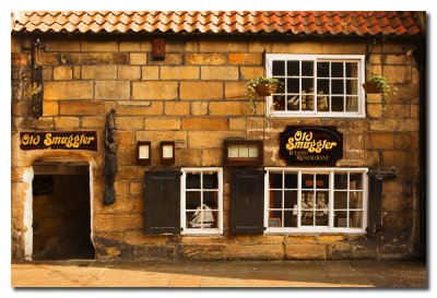 AJ6S2415 Restaurante Old Smugler en Whitby.jpg