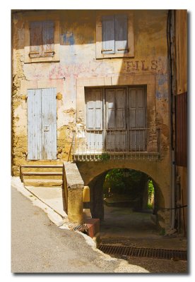 YJ6S2467 Menerbes.jpg