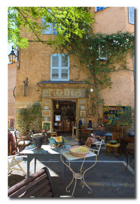YJ6S2875 Tienda en Cotignac.jpg