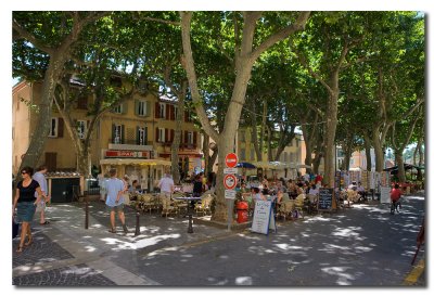 YJ6S2860 Calle principal de Cotignac.jpg