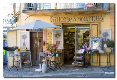 Tienda en Valensole  -  Store in Valensole