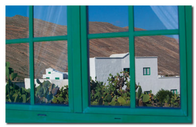 Ventana en el pueblo de Femes  - Window in the town of Femes