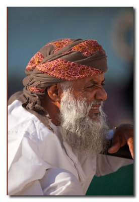 Omani en el puerto de Masirah - Omani man in the por of Masirah