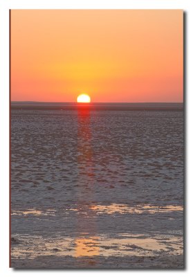 Puesta de sol en las salinas de Jazirat Mawal - Sunset at the salt marsh of Jazirat Mawal