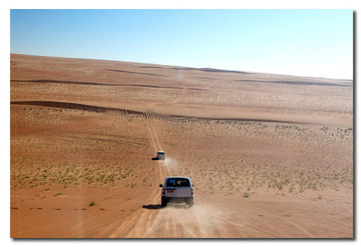 Ruta a traves de las arenas de Wahiba en direccion al mar  - Route through the Whahiba Sands towards the sea