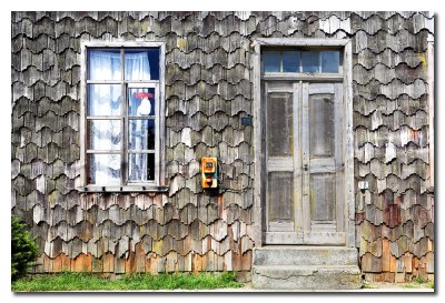 Casa de madera antigua  -  Old wood shingle house