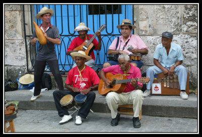Orquesta callejera  -  Street music