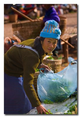 Vendedora en el mercado - Market saleswoman