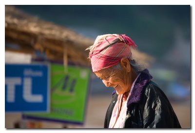 Anciana en Pakbeng  -  Elder lady in Pakbeng
