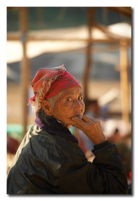 Anciana en Pakbeng  -  Elder lady in Pakbeng