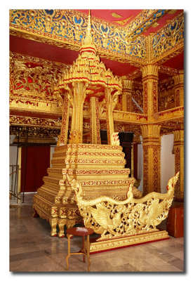 Interior del Templo Wat Ho Prabang