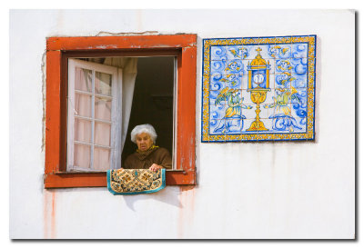 Anciana en la ventana  -  Old woman on the window