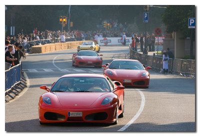 Club Ferrari desfilan en Monjuic Parc