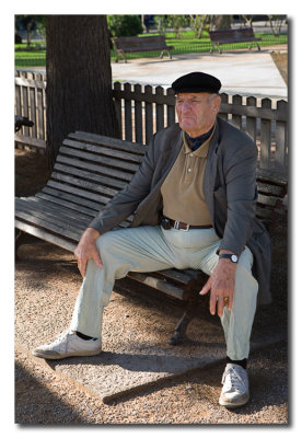 Anciano en el parque  -  Elder in a park