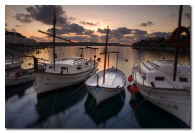 Menorquinas al amanecer  -  Menorcan boats at dawn