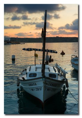 Menorquinas al amanecer  -  Menorcan boats at dawn
