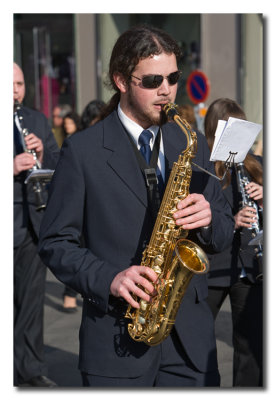 Musico en una procesion  -  Musician in an Easter procession